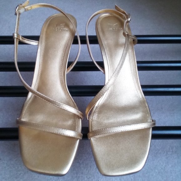 MARC FISHER Shoes - MARC FISHER GOVE Sandals - BRAND NEW